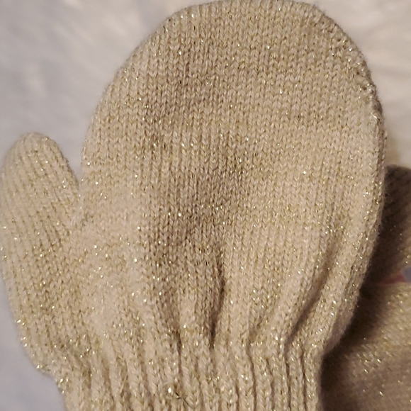 Baby hat & mittens - Picture 8 of 8